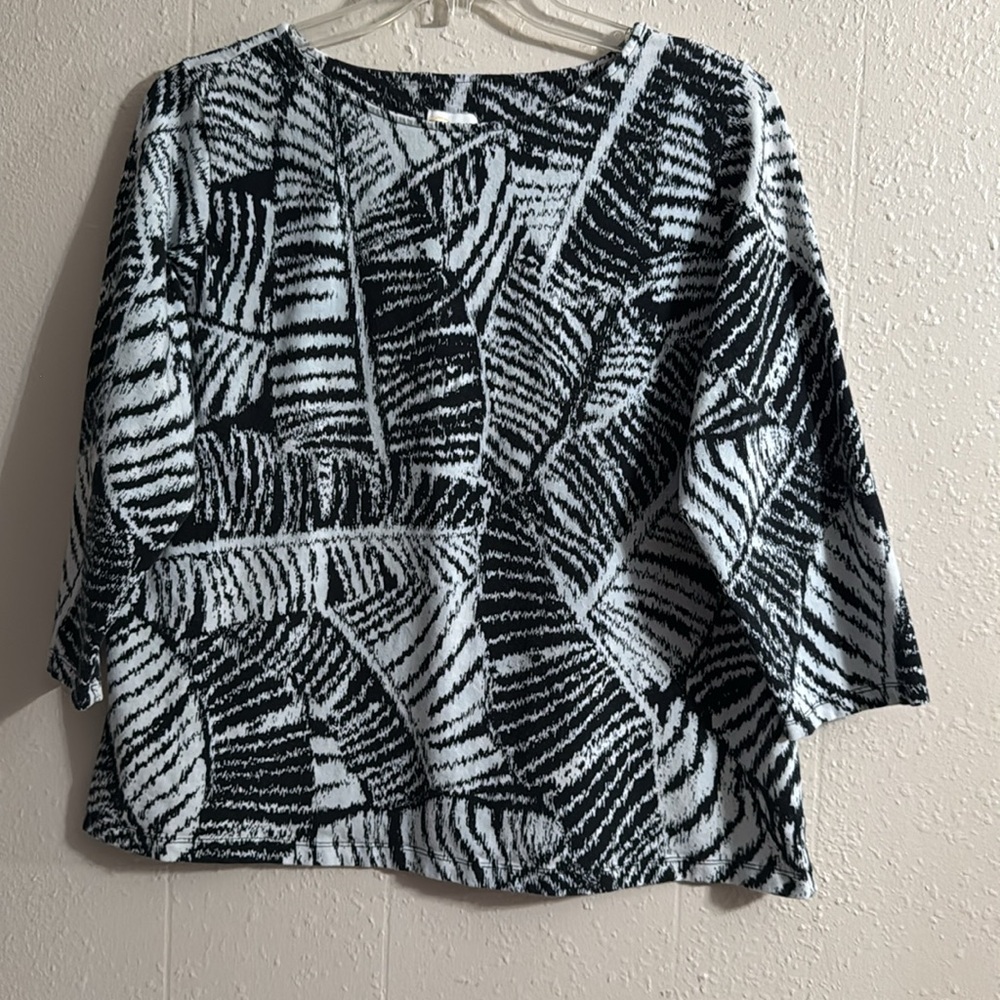 Ruby Rd. Black And White Patterned Top - image 8